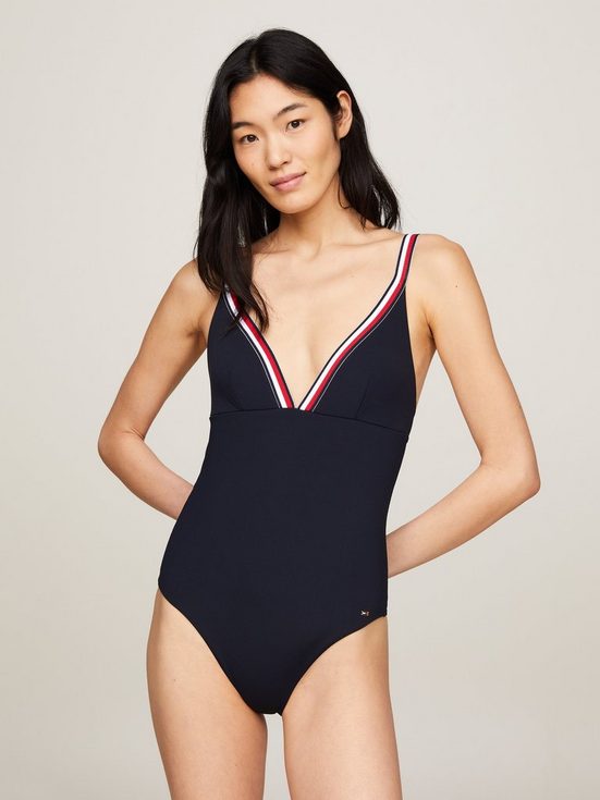 TOMMY HILFIGER SWIMWEAR Badeanzug TRIANGLE ONE PIECE RP mit kontrastfarbenen Kanten mehr Preisnachlass