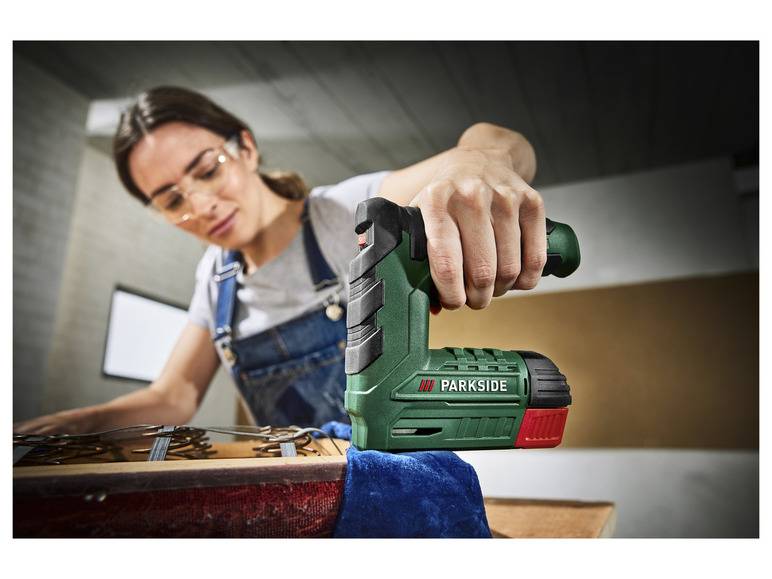 PARKSIDE® 4 V Akku-Tacker »PAT 4 D6«, inklusive Heftklammern und Nägel Letzte 3 Tage