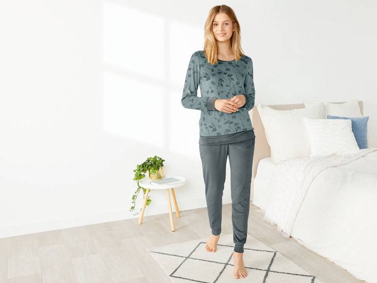 esmara® Damen Pyjama, aus kuschelig weicher Nicki-Qualität Fabrikladen