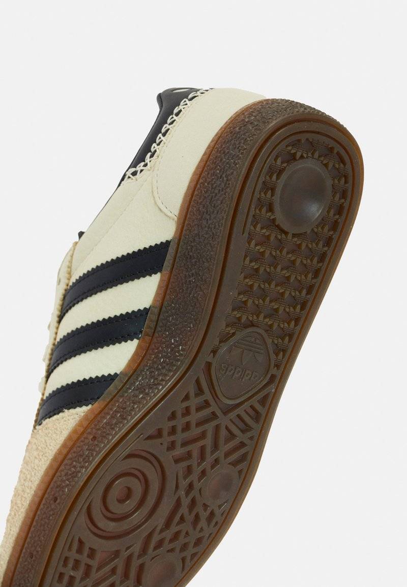 ﻿adidas Originals adidas Originals HANDBALL SPEZIAL UNISEX - Trainers Black Friday