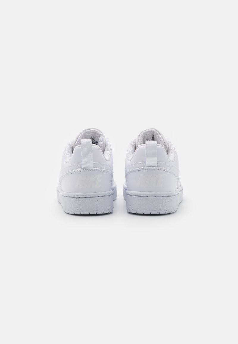 Nike Sportswear Nike Sportswear COURT BOROUGH RECRAFT UNISEX - Trainers - white Osterangebot