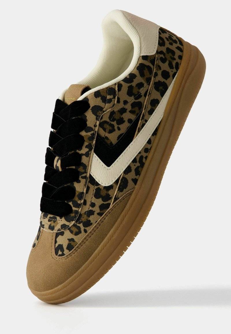 Bershka Bershka RETRO ANIMAL PRINT - Trainers Große Rabatte