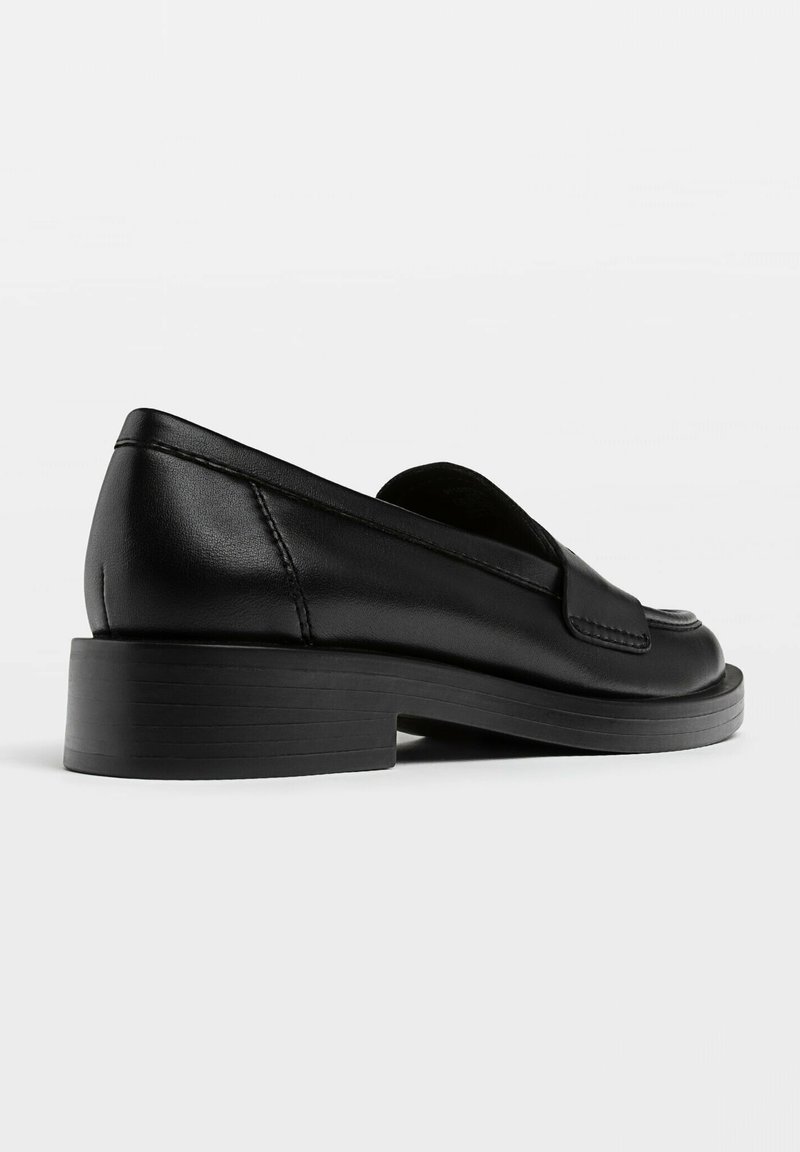 Stradivarius Stradivarius LOAFERS - Slip-ons - black Bestseller