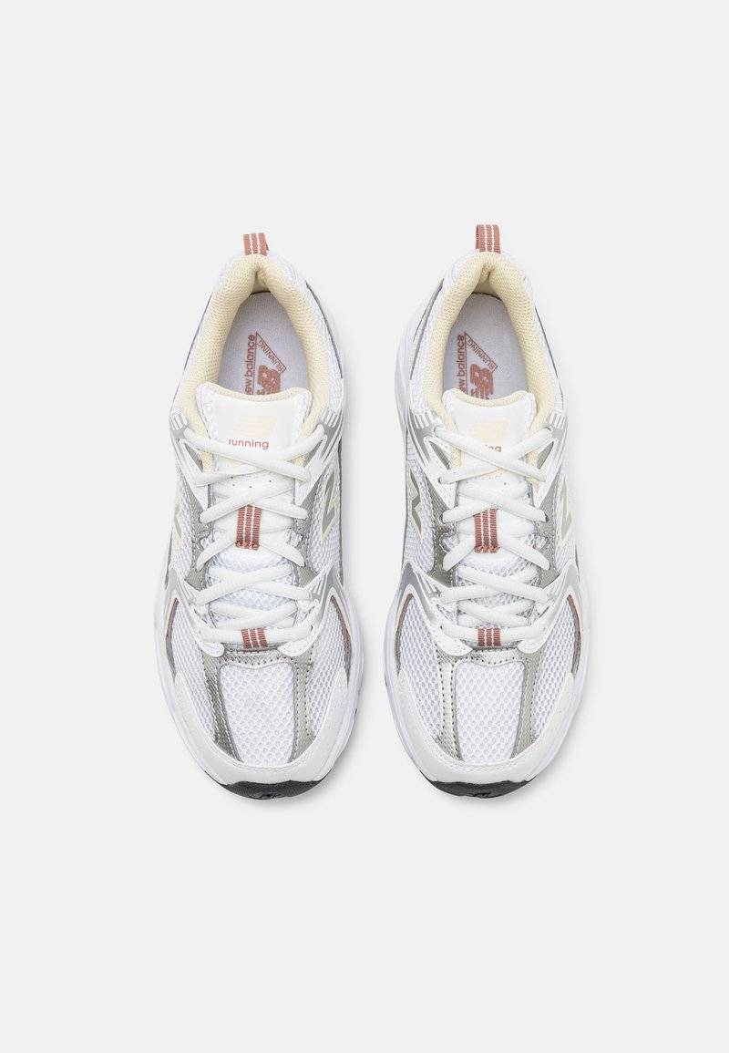 New Balance New Balance MR530 UNISEX - Trainers - white VIP-Rabatte