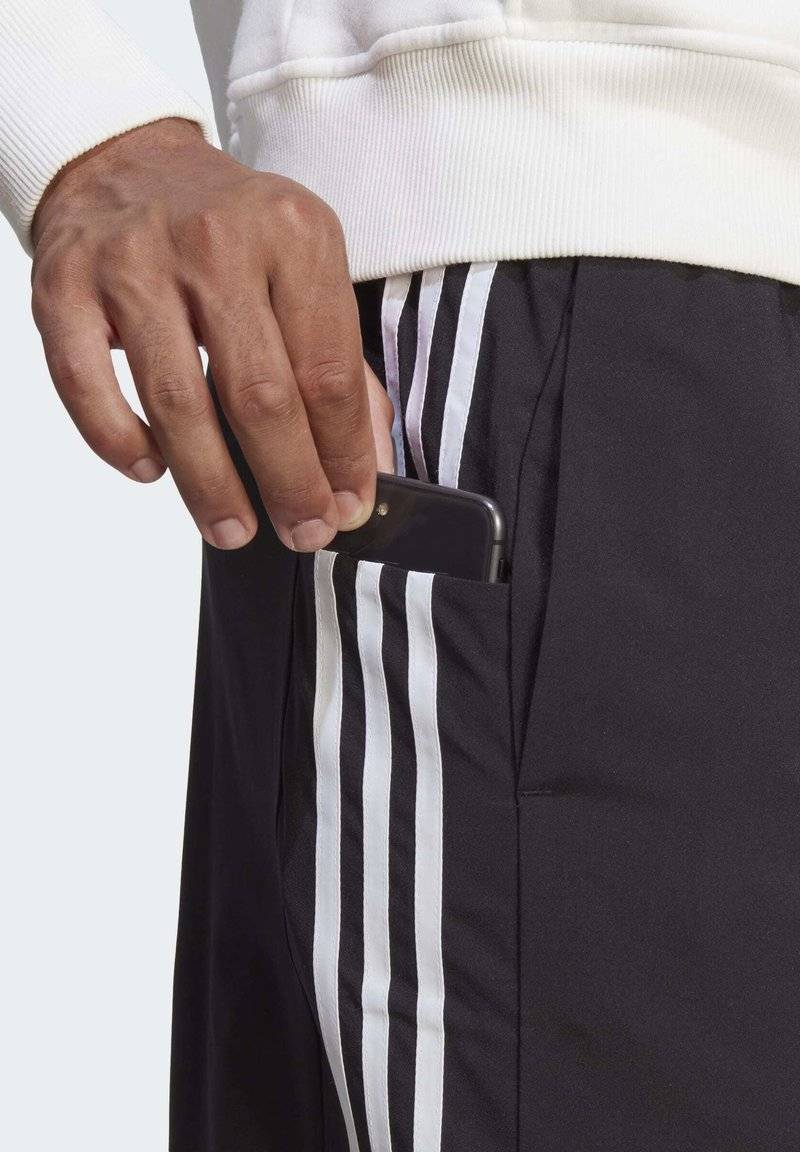 adidas Sportswear adidas Sportswear AEROREADY ESSENTIALS CHELSEA 3-STRIPES - Sports shorts Osterangebot