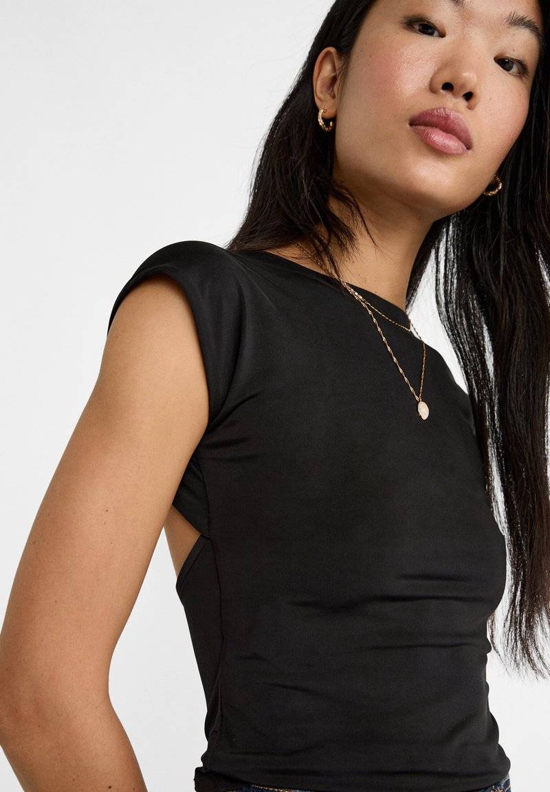 Stradivarius Stradivarius OPEN-BACK - Basic T-shirt - black Riesige Ersparnisse