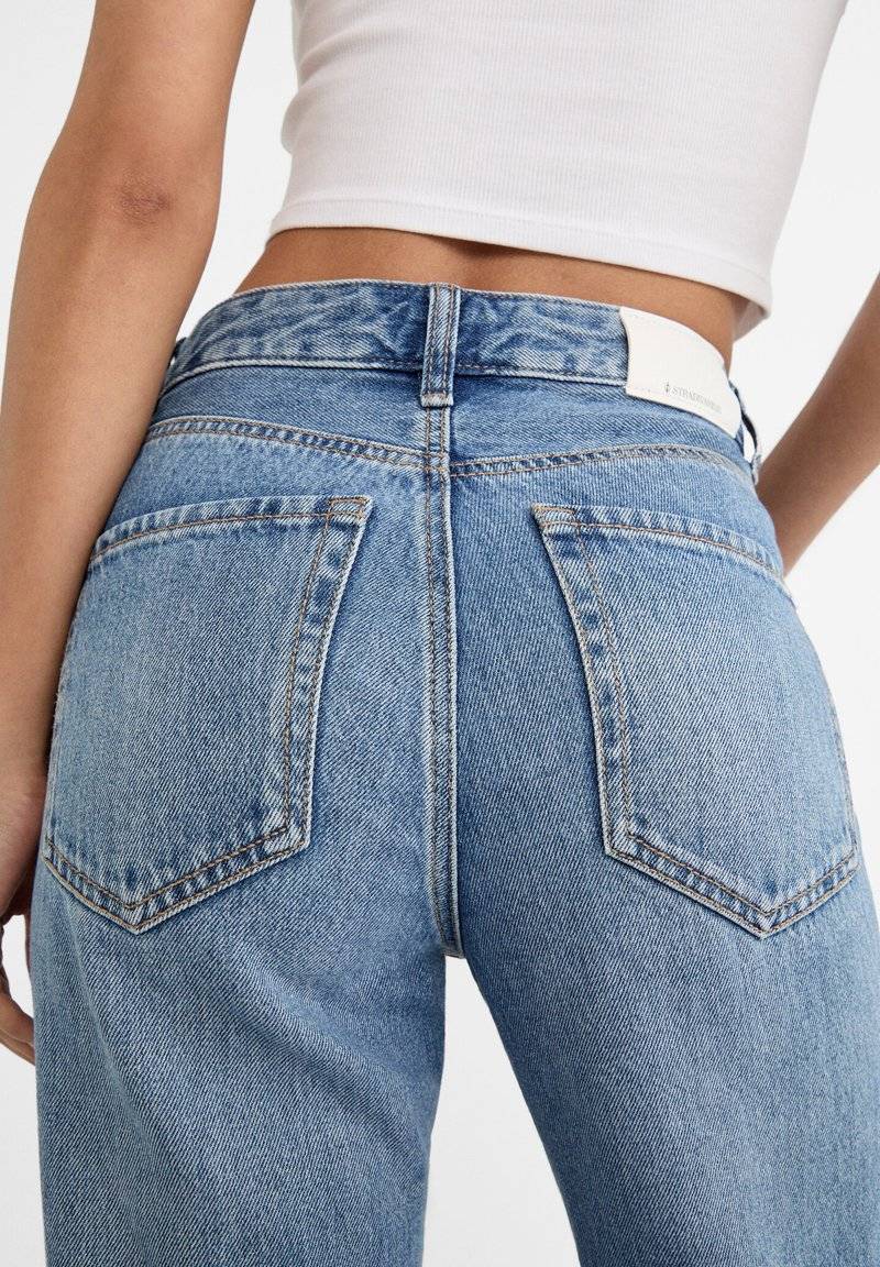 Stradivarius Stradivarius Straight leg jeans - light blue Super Sparpreis