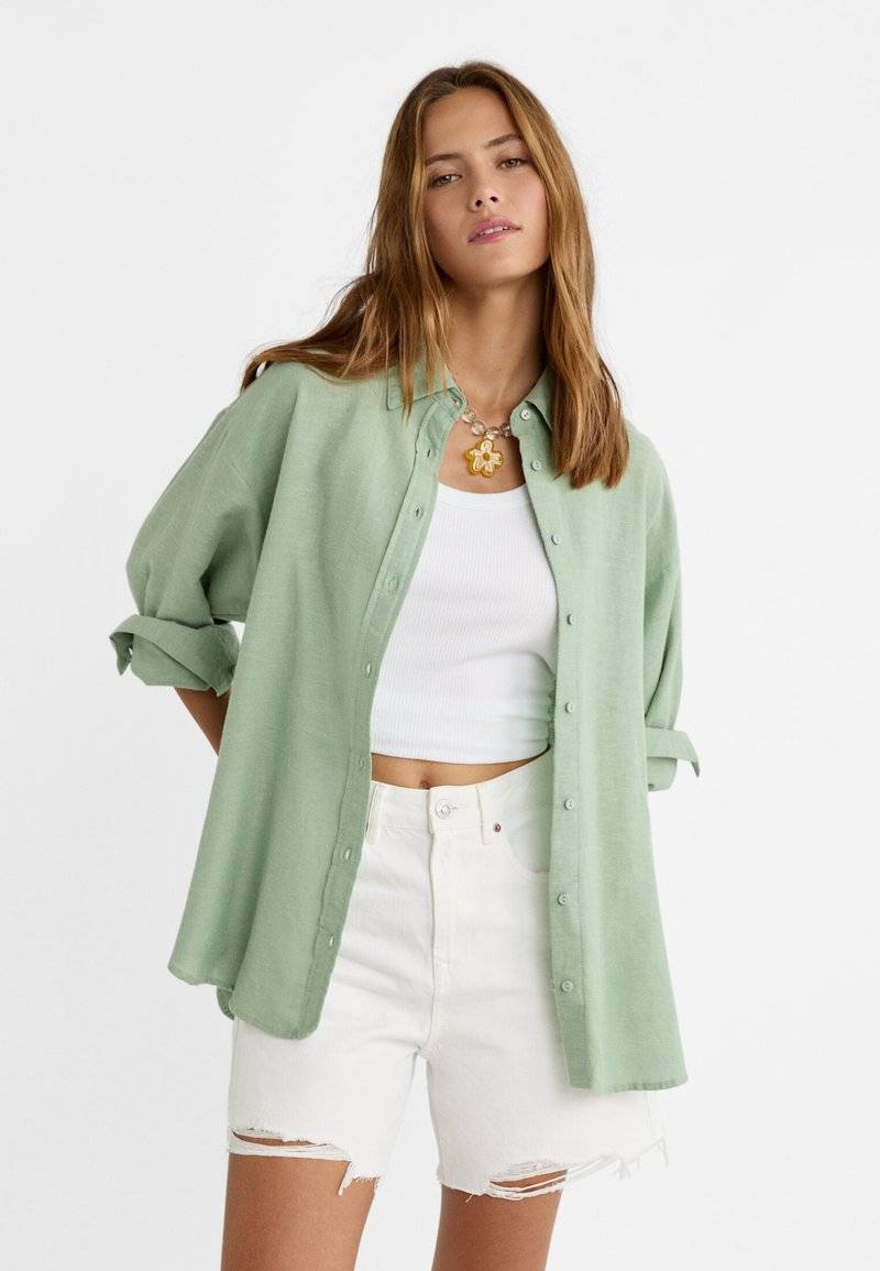 Stradivarius Stradivarius RUSTIKALES DAILY - Button-down blouse - khaki Wochenangebot