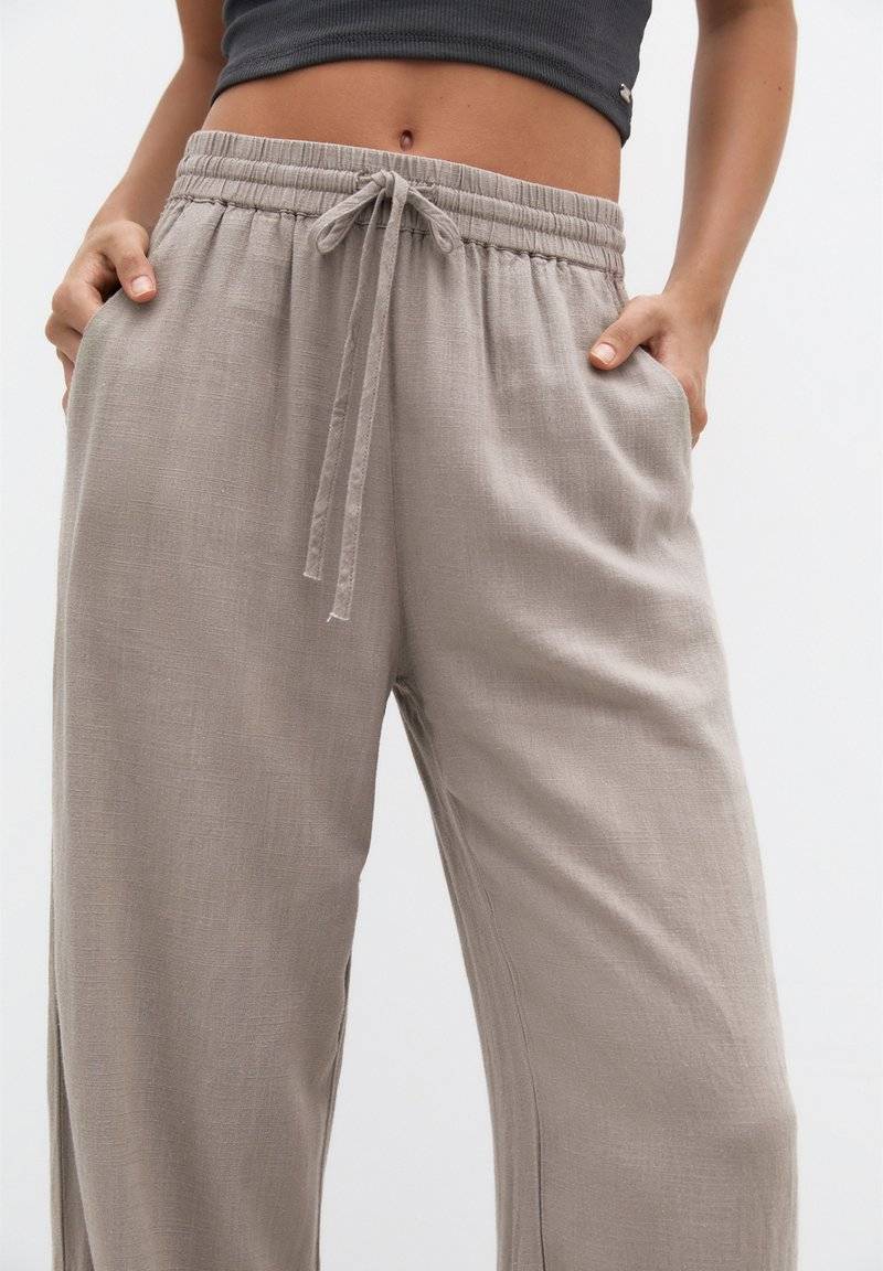 PULL&BEAR PULL&BEAR Trousers - stone Letzte 2 Tage