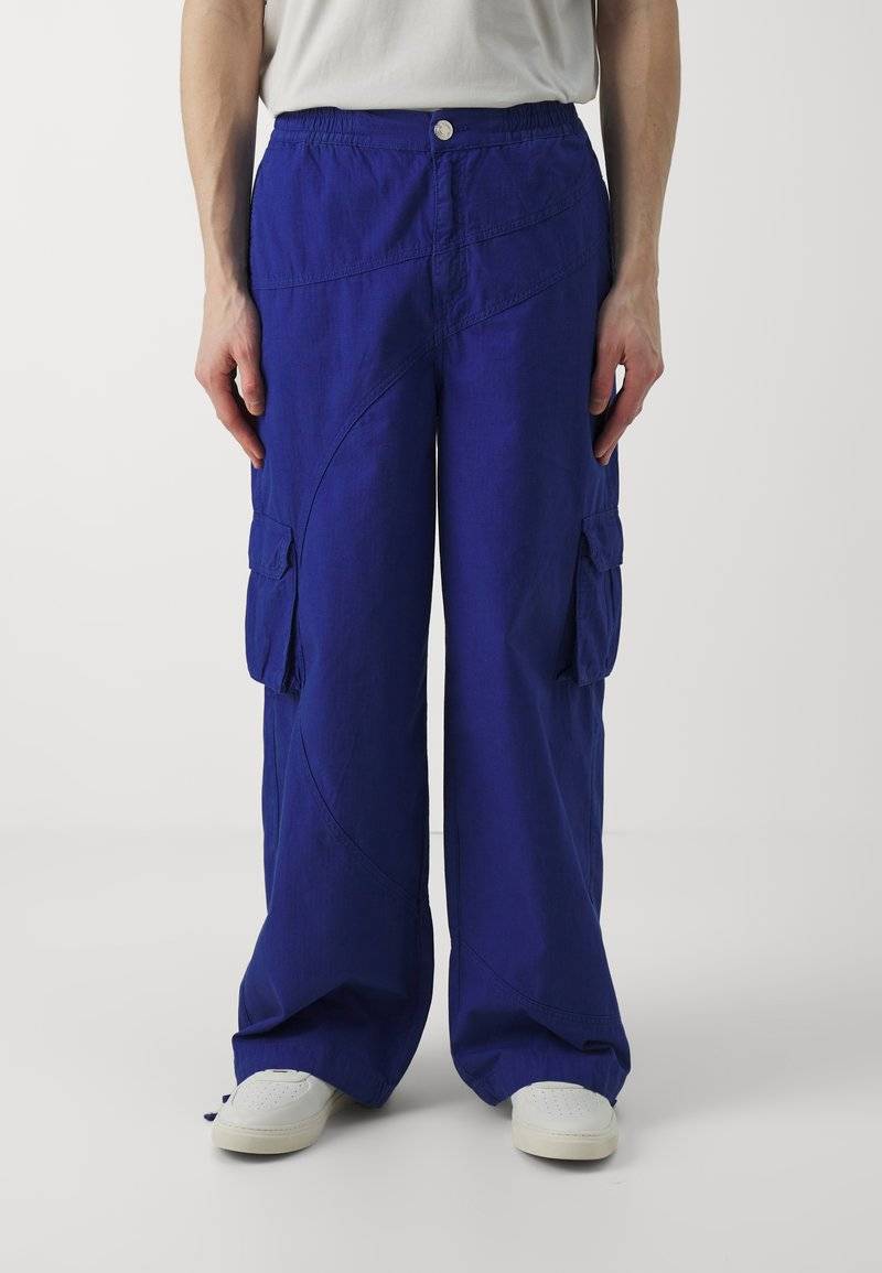 Les Benjamins Les Benjamins PANT UNISEX - Cargo trousers - blue 50% Rabatt für begrenzte Zeit
