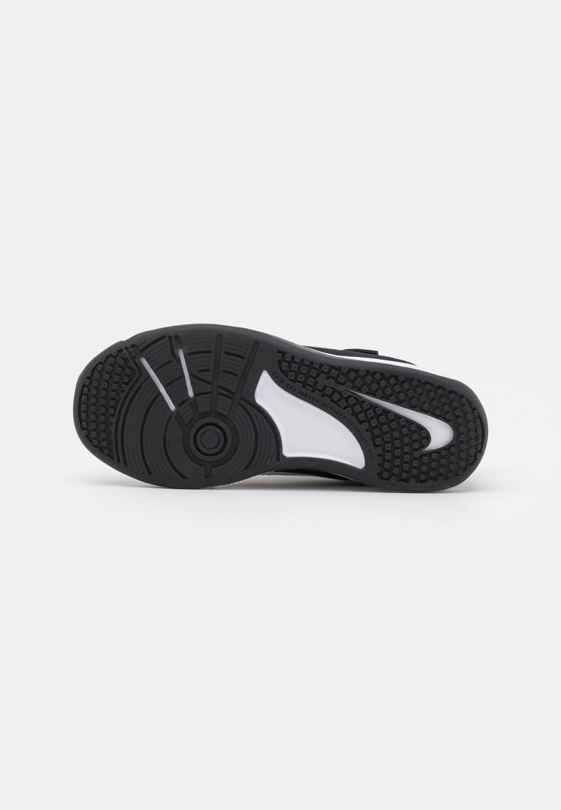 Nike Performance Nike Performance OMNI MULTI COURT - Training shoe Räumungsverkauf