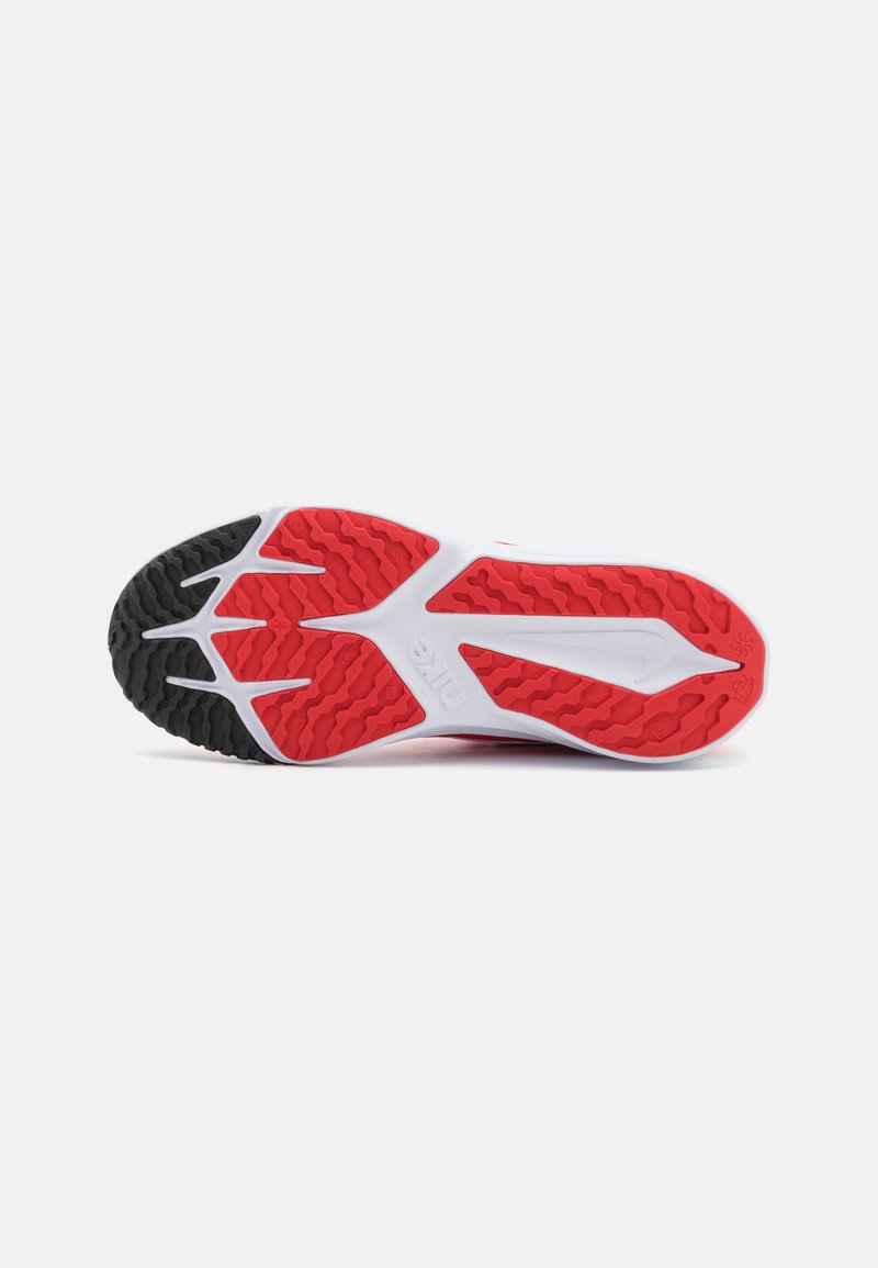 Nike Performance Nike Performance STAR RUNNER 4 UNISEX - Competition running shoes Nur noch ein Tag übrig