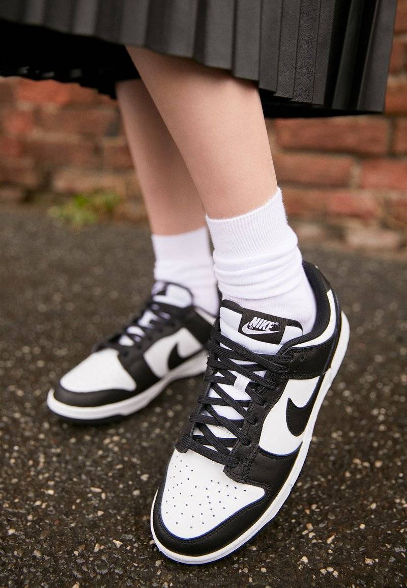 Nike Sportswear Nike Sportswear DUNK LOW - Trainers 50% Rabatt für begrenzte Zeit