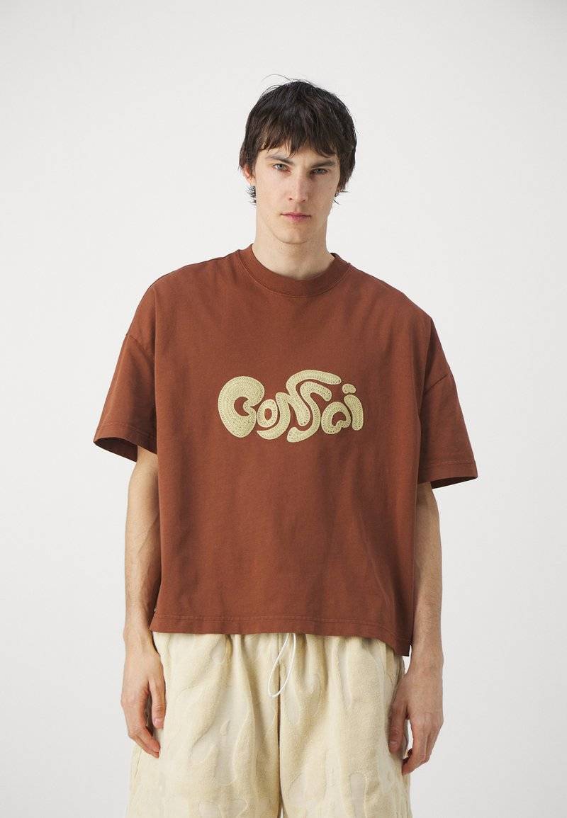 Bonsai Bonsai OVERSIZE TEE EMBRODERY GRAPHIC UNISEX - Print T-shirt - glazed ginger Lagerräumung