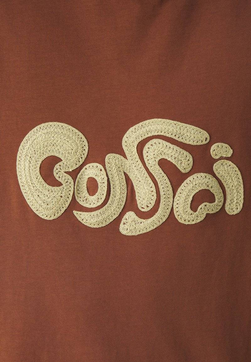 Bonsai Bonsai OVERSIZE TEE EMBRODERY GRAPHIC UNISEX - Print T-shirt - glazed ginger Lagerräumung