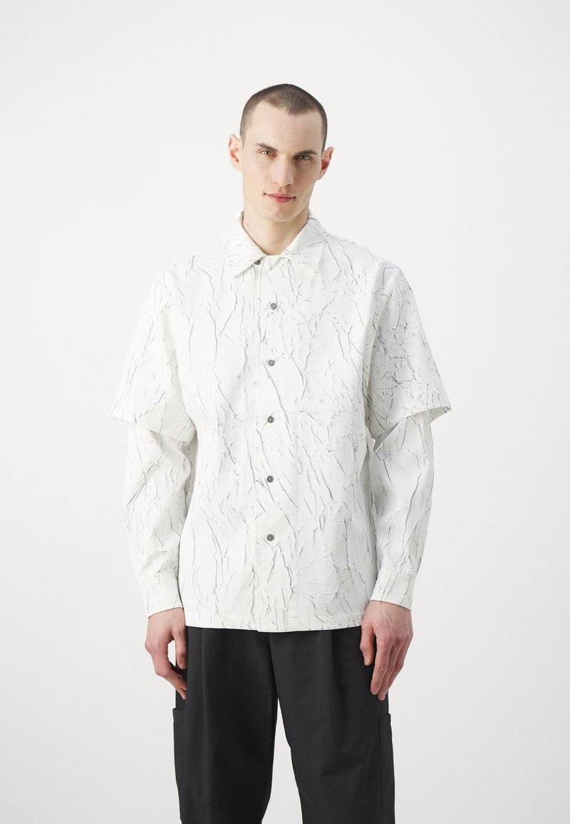 Han Kjøbenhavn Han Kjøbenhavn WRINKLE TWO LAYERED UNISEX - Shirt - white Zeitlich begrenztes Angebot