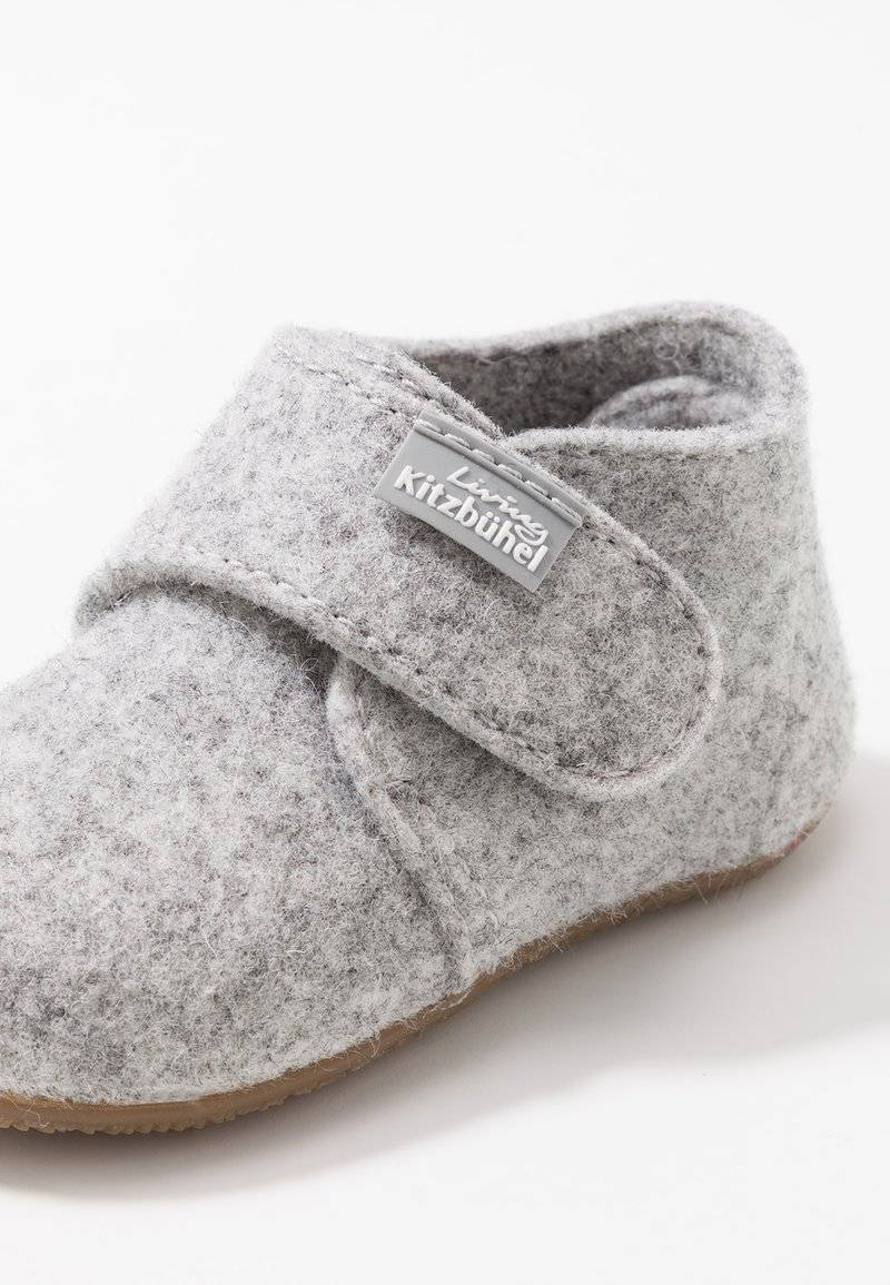 Living Kitzbühel Living Kitzbühel BABYKLETT UNIFARBEN - Slippers - nebel JETZT KAUFEN