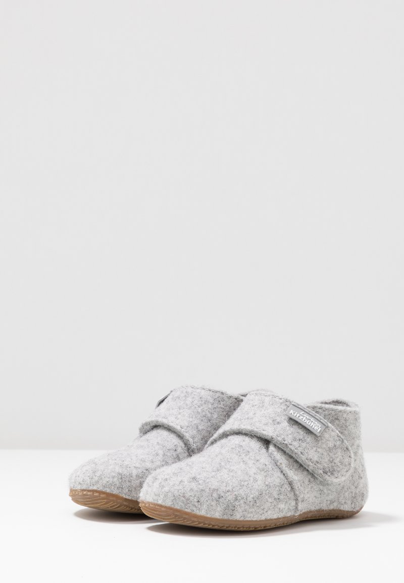 Living Kitzbühel Living Kitzbühel BABYKLETT UNIFARBEN - Slippers - nebel JETZT KAUFEN