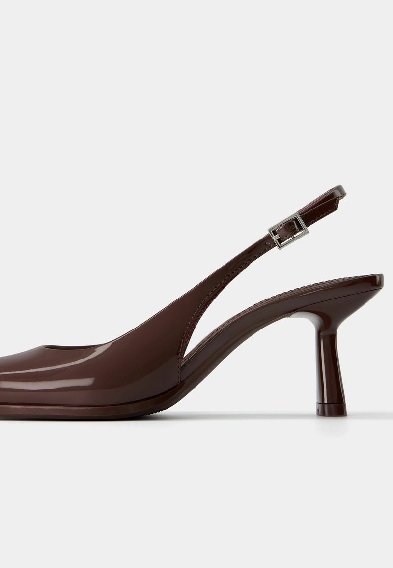 Bershka Bershka KITTEN HEEL - Classic heels - brown Neueste Stile