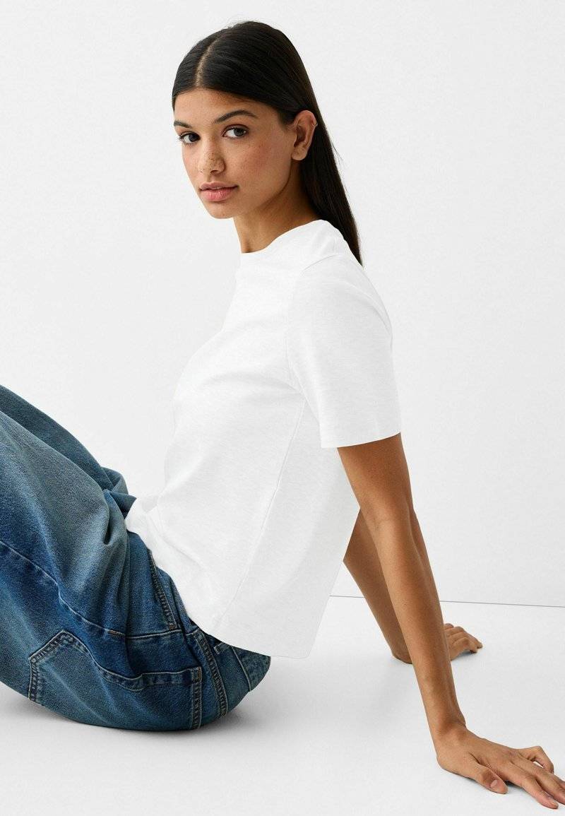 Bershka Bershka SHORT SLEEVE - Basic T-shirt - white Kauf eins, bekomm eins gratis
