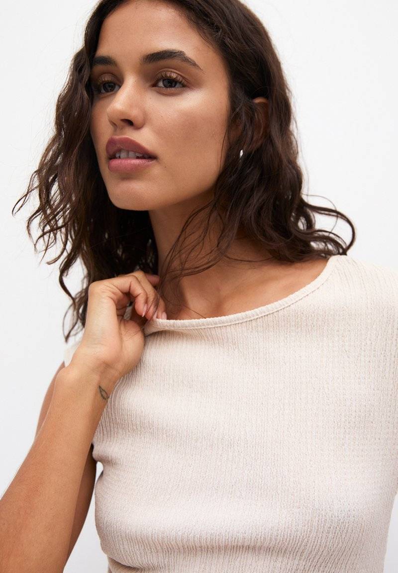 PULL&BEAR PULL&BEAR GATHERED SLEEVELESS - Blouse - beige Letzter Tag