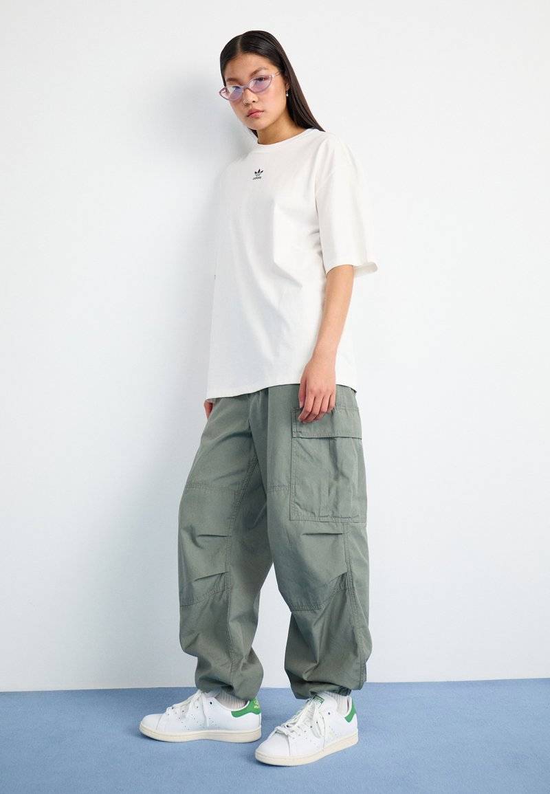 adidas Originals adidas Originals ESSENTIALS BOYFRIEND - Basic T-shirt - cloud white Zeitbegrenzte Promotion