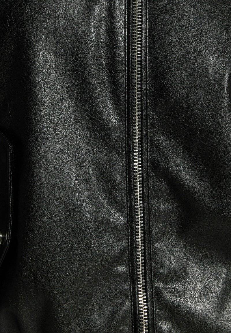Bershka Bershka DAD FIT - Faux leather jacket - black Sonderangebot der Fabrik