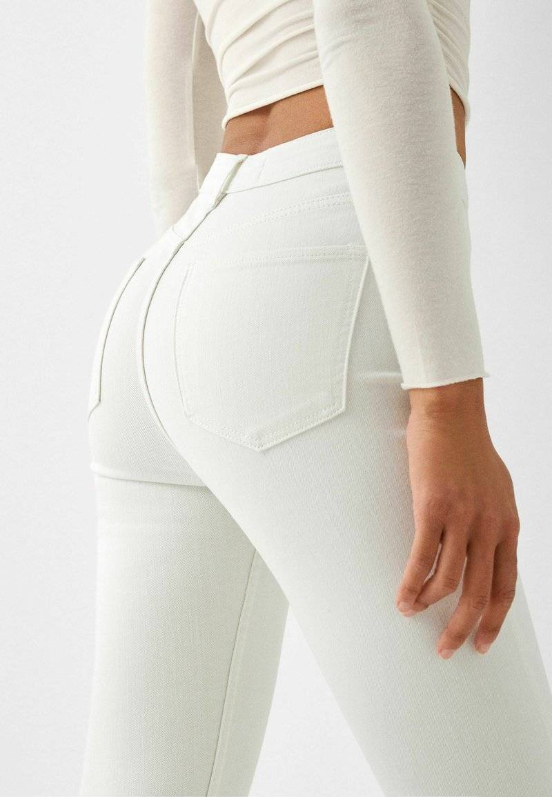 Bershka Bershka SUPER - Jeans Skinny Fit - white Discount Store für neue Produkte