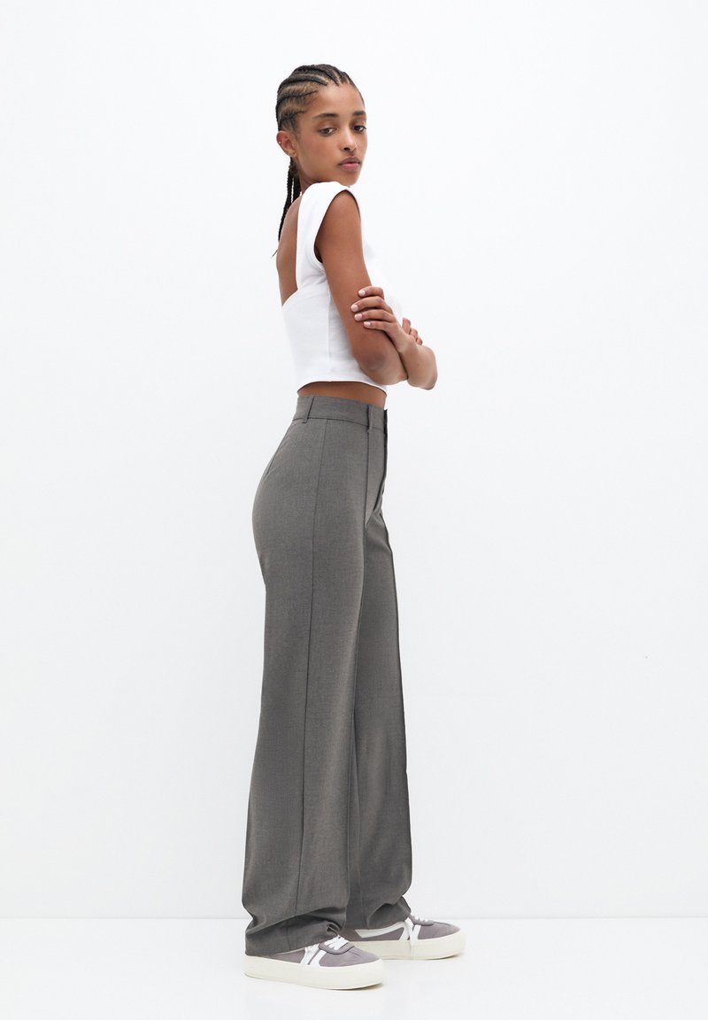 PULL&BEAR PULL&BEAR SMART SEAMED - Trousers - grey Riesige Rabatte
