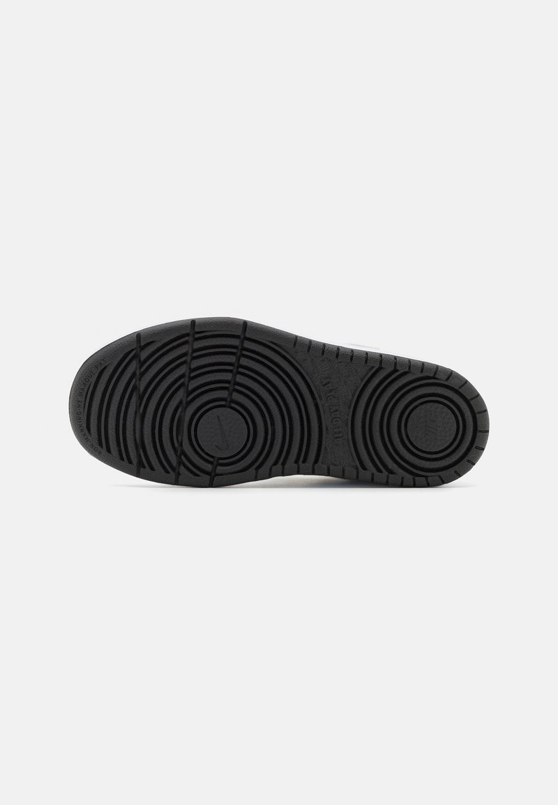 Nike Sportswear Nike Sportswear COURT BOROUGH RECRAFT UNISEX - Trainers Flash Sale