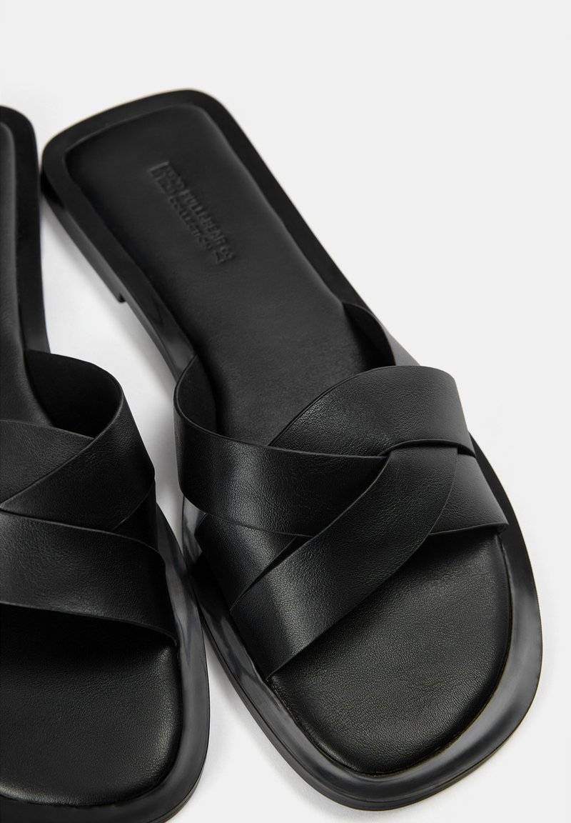 PULL&BEAR PULL&BEAR CRISSCROSS - Mules - black Preisnachlass
