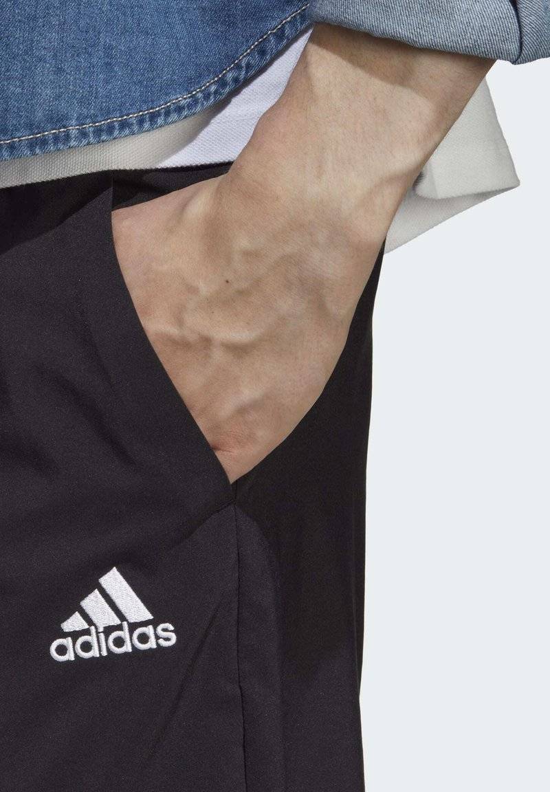 adidas Sportswear adidas Sportswear AEROREADY ESSENTIALS CHELSEA SMALL - Sports shorts - black Neuheiten