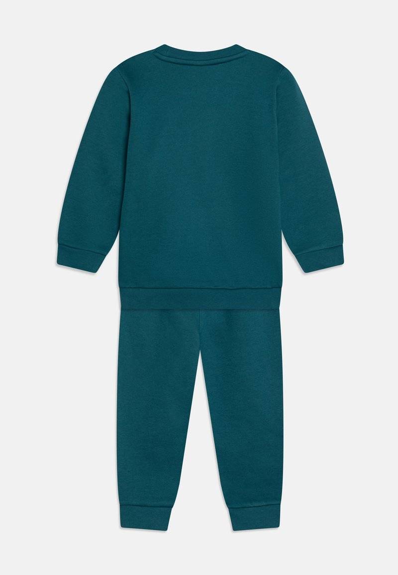 Puma Puma MINICATS CREW UNISEX SET - Tracksuit - cold green Super Sparpreis