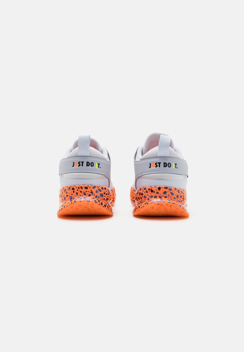 Nike Performance Nike Performance KIDS CROSSCOURT OLY UNISEX - Competition running shoes Neueste Stile