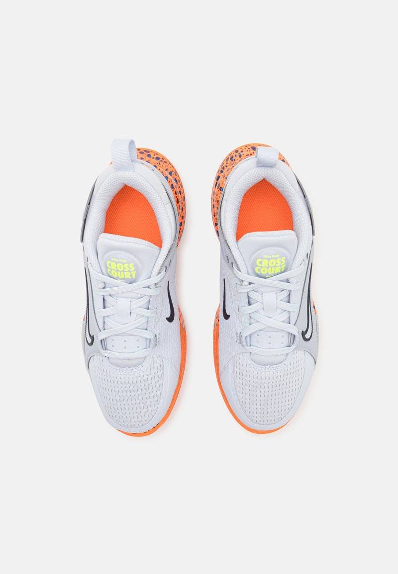 Nike Performance Nike Performance KIDS CROSSCOURT OLY UNISEX - Competition running shoes Neueste Stile
