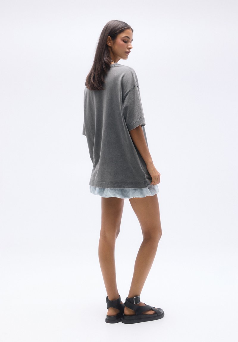 PULL&BEAR PULL&BEAR SHORT SLEEVE - Basic T-shirt - dark grey Nur noch ein Tag übrig