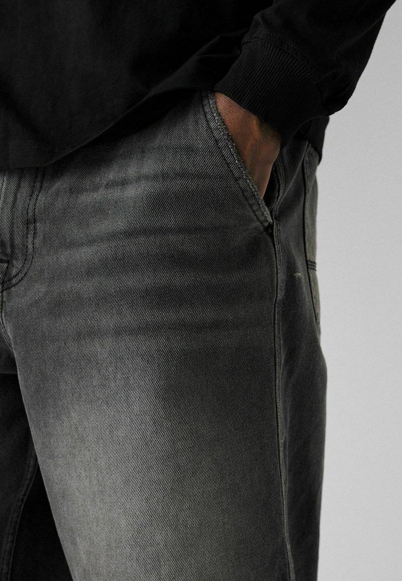 Bershka Bershka SKATER - Denim shorts - black 50% Rabatt mit kostenlosem Versand