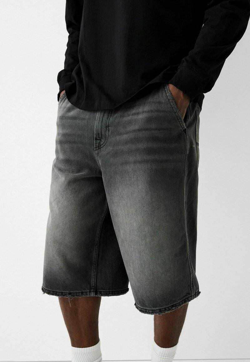 Bershka Bershka SKATER - Denim shorts - black 50% Rabatt mit kostenlosem Versand
