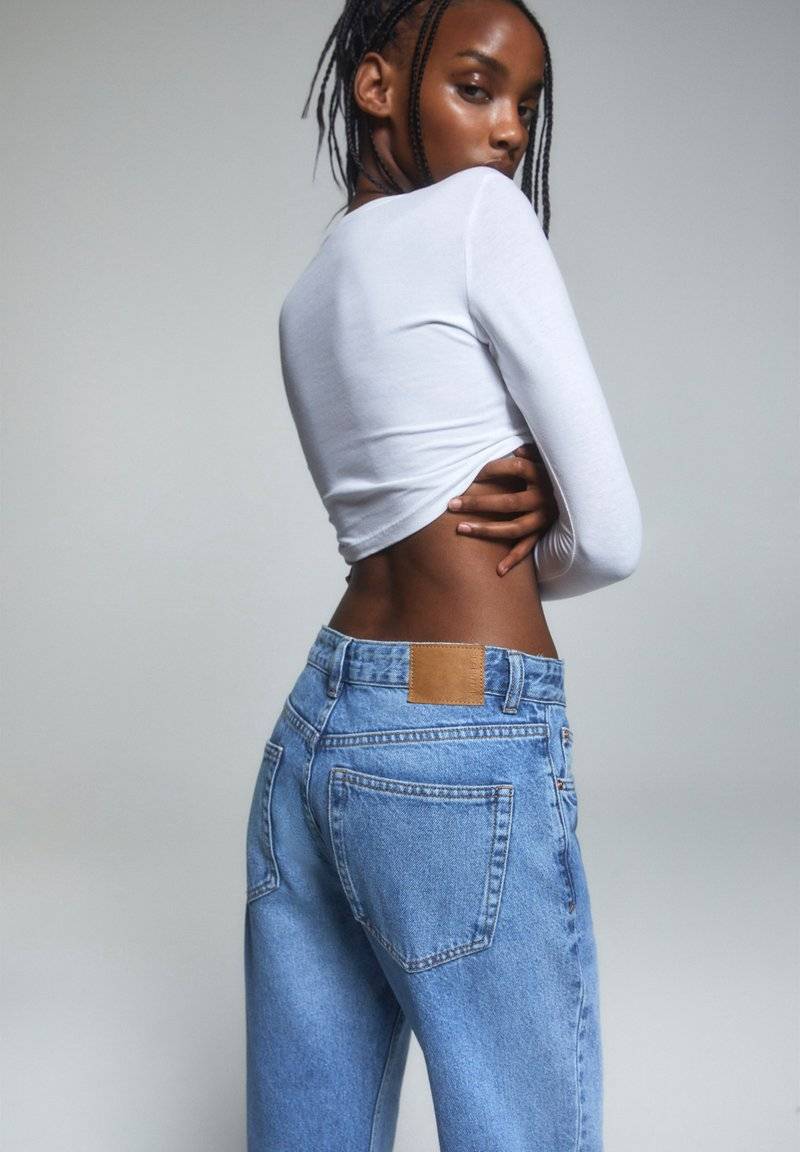 PULL&BEAR PULL&BEAR MID-WAIST - Straight leg jeans - blue denim Im Verkauf