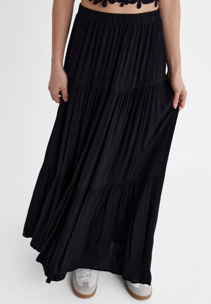 Stradivarius Stradivarius PEASANT - Maxi skirt - black 50% Rabatt für begrenzte Zeit
