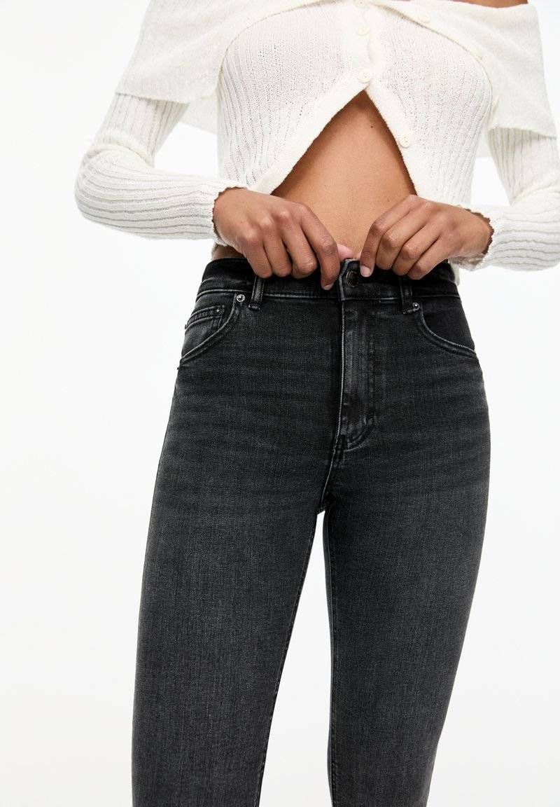 PULL&BEAR PULL&BEAR MID-RISE - Jeans Skinny Fit - grey 2025