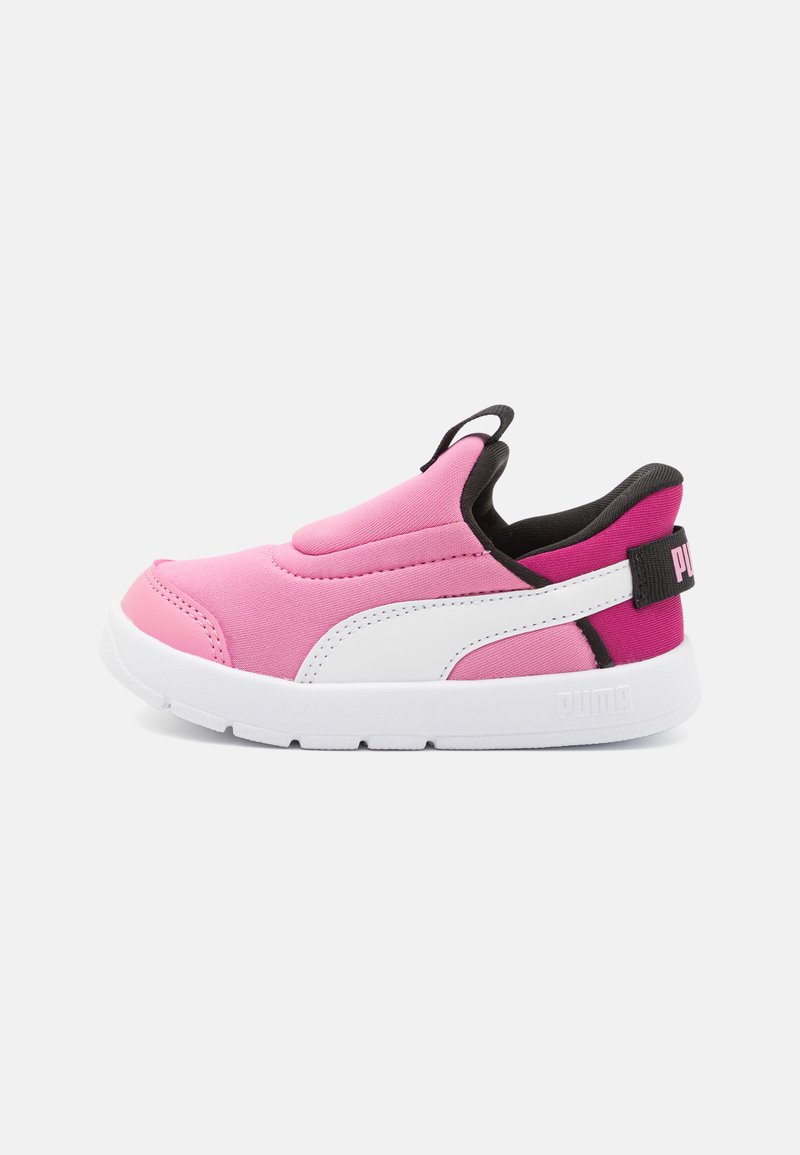 Puma Puma COURTFLEX V3 EASE IN UNISEX - Training shoe Sonderangebot der Fabrik
