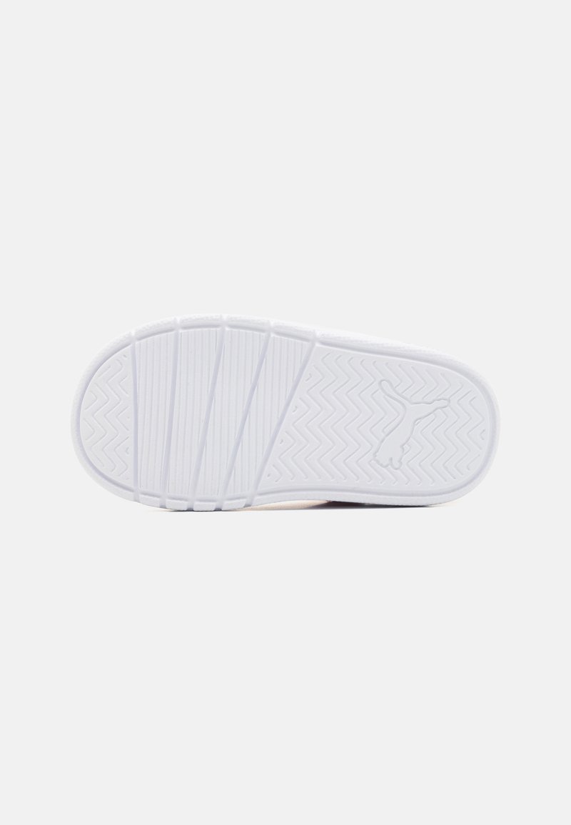 Puma Puma COURTFLEX V3 EASE IN UNISEX - Training shoe Sonderangebot der Fabrik