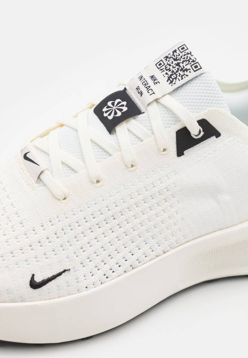 Nike Performance Nike Performance INTERACT RUN - Minimalist running shoes Begrenzt auf 3 Tage