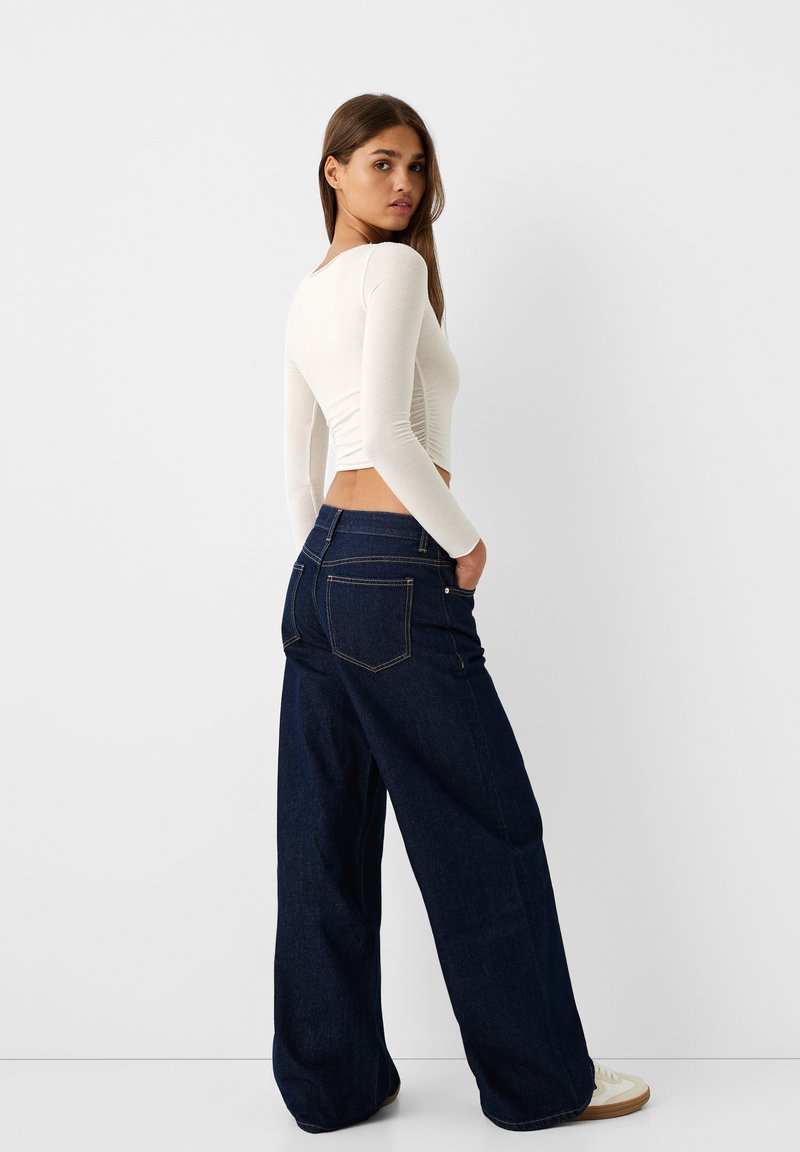 Bershka Bershka WIDE-LEG - Relaxed fit jeans - royal blue Neueste Mode