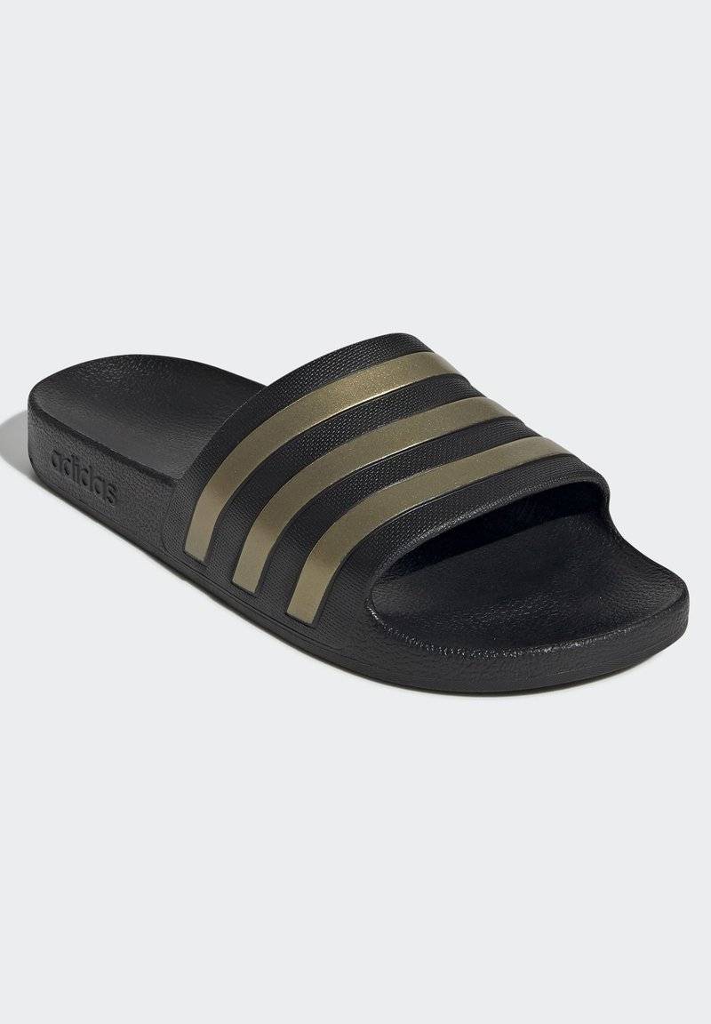 adidas Sportswear adidas Sportswear ADILETTE AQUA - Pool slides - core black gold met core black Kostenloser Versand international