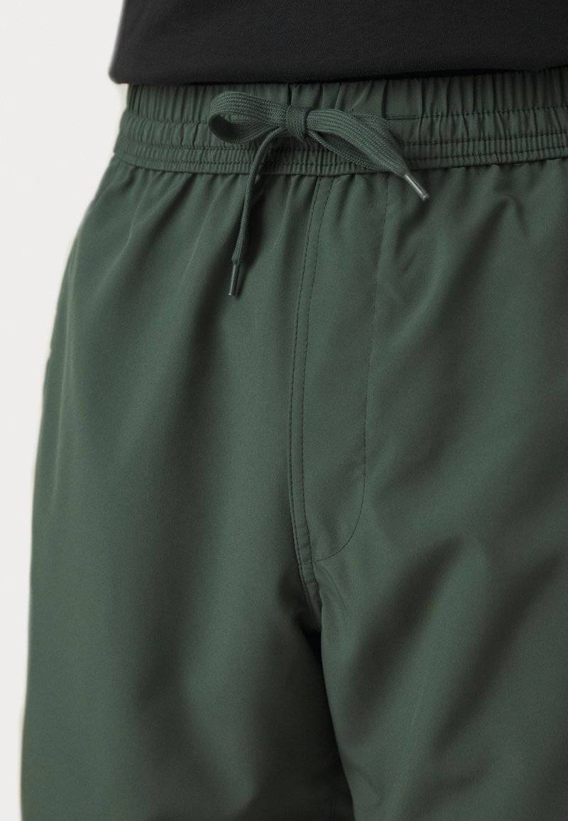 Nike Performance Nike Performance FORM SHORT - Sports shorts Angebote