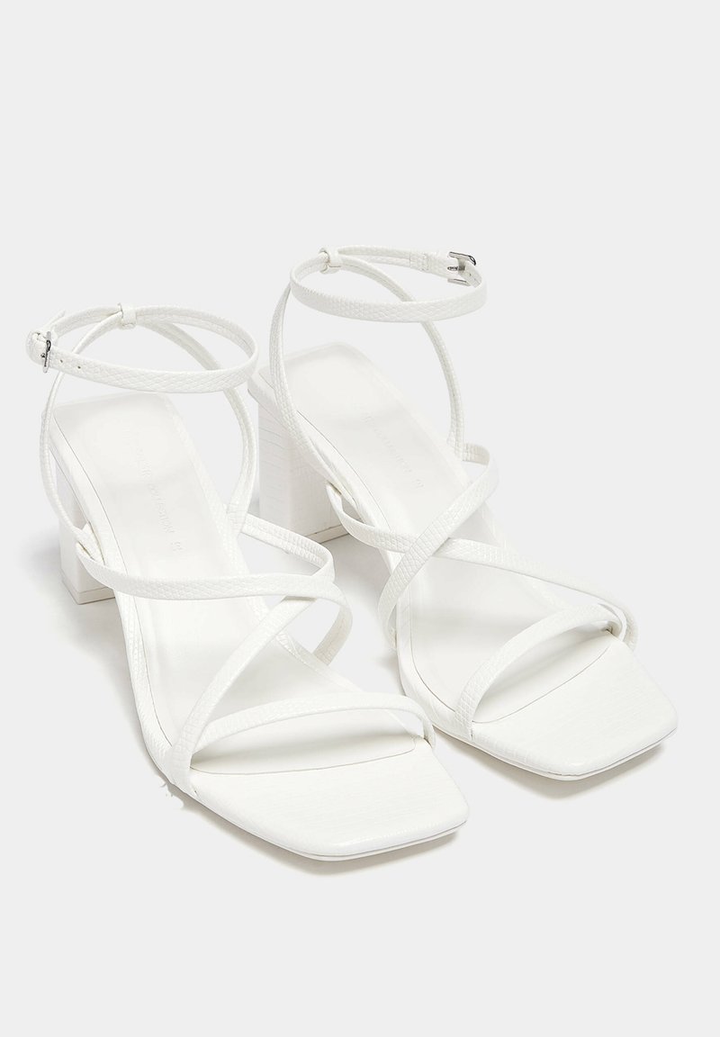 PULL&BEAR PULL&BEAR WITH CROSSOVER STRAPS - Sandals - white Günstiger Verkauf