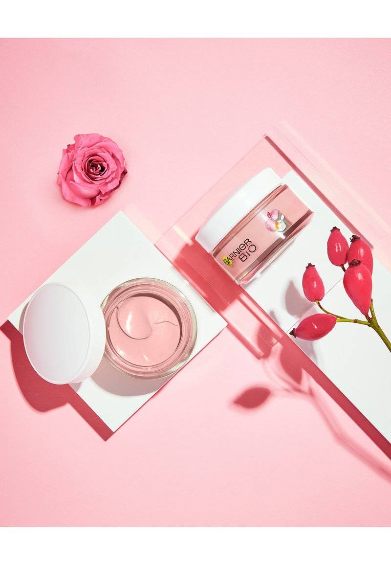 Garnier Garnier ORGANIC ROSY GLOW 3IN1 ROSÉ CREAM - Face cream Begrenzte Freigabe