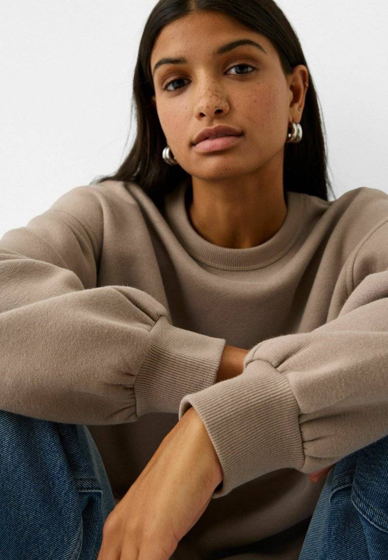 Bershka Bershka Sweatshirt - sand Letzte 3 Tage